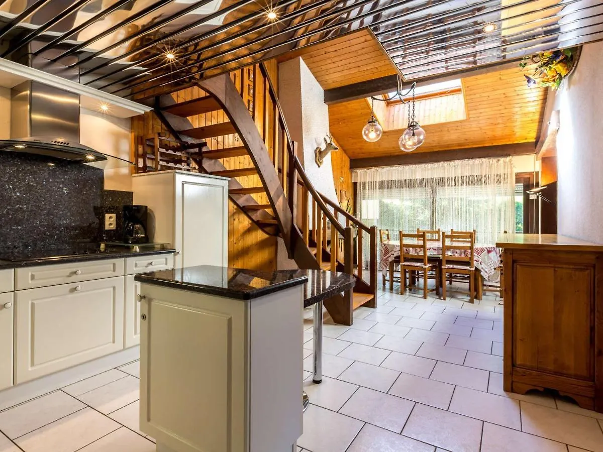 Duplex 2 Chambres Au Centre Village, Proche Pistes, Avec Garage Et Balcon - Fr-1-437-28 location