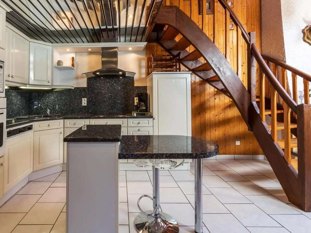 Duplex 2 Chambres Au Centre Village, Proche Pistes, Avec Garage Et Balcon - Fr-1-437-28 La Clusaz