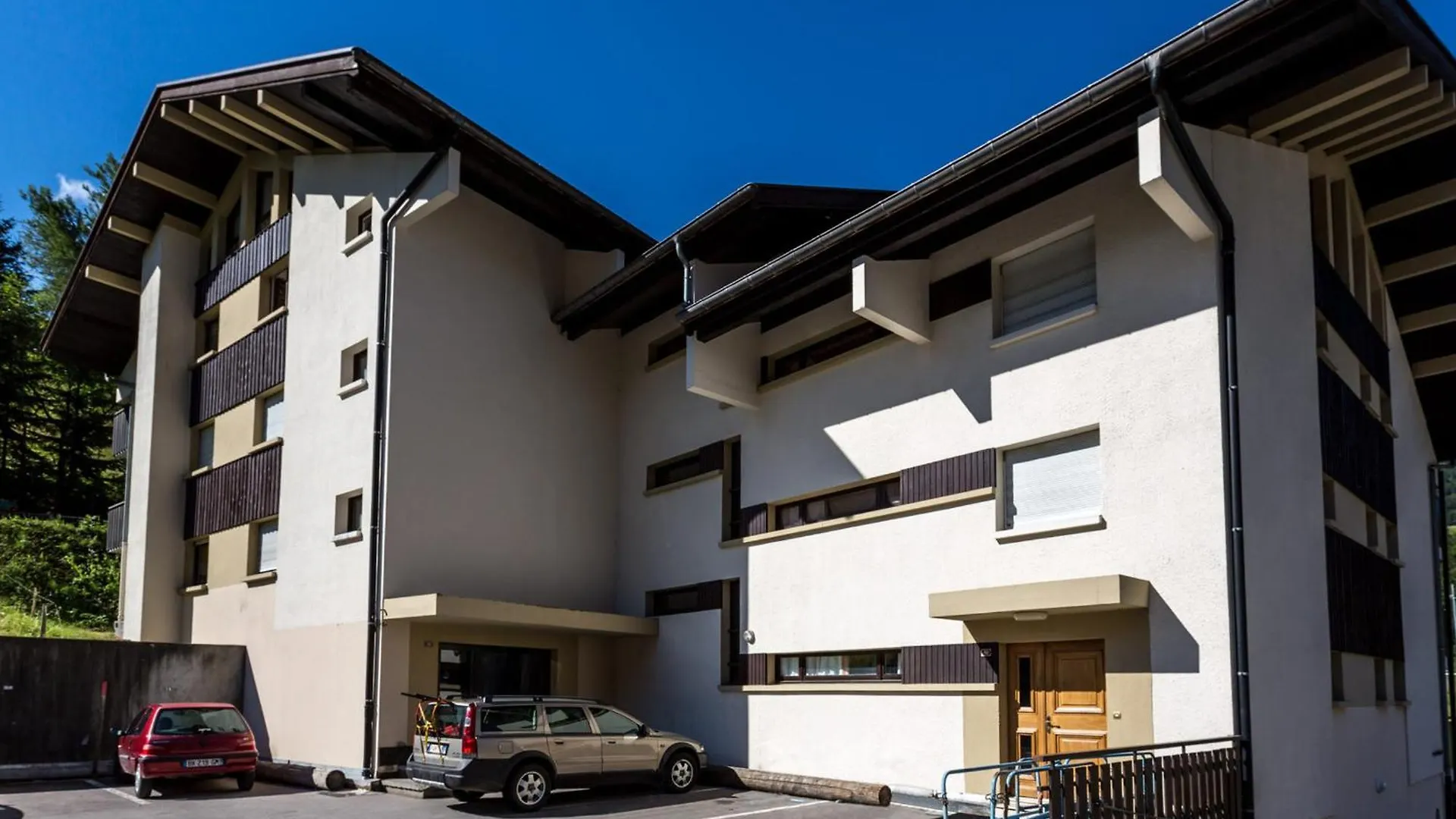 Duplex 2 Chambres Au Centre Village, Proche Pistes, Avec Garage Et Balcon - Fr-1-437-28 La Clusaz France